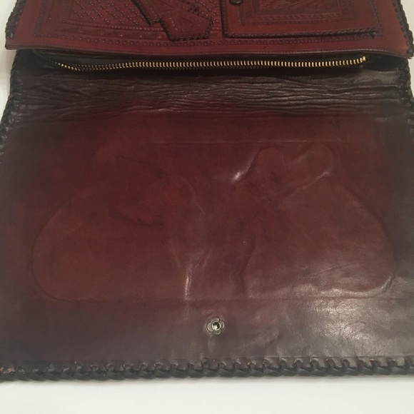 Vintage Hand Tooled Mexican Leather Clutch - Picture 7 of 8